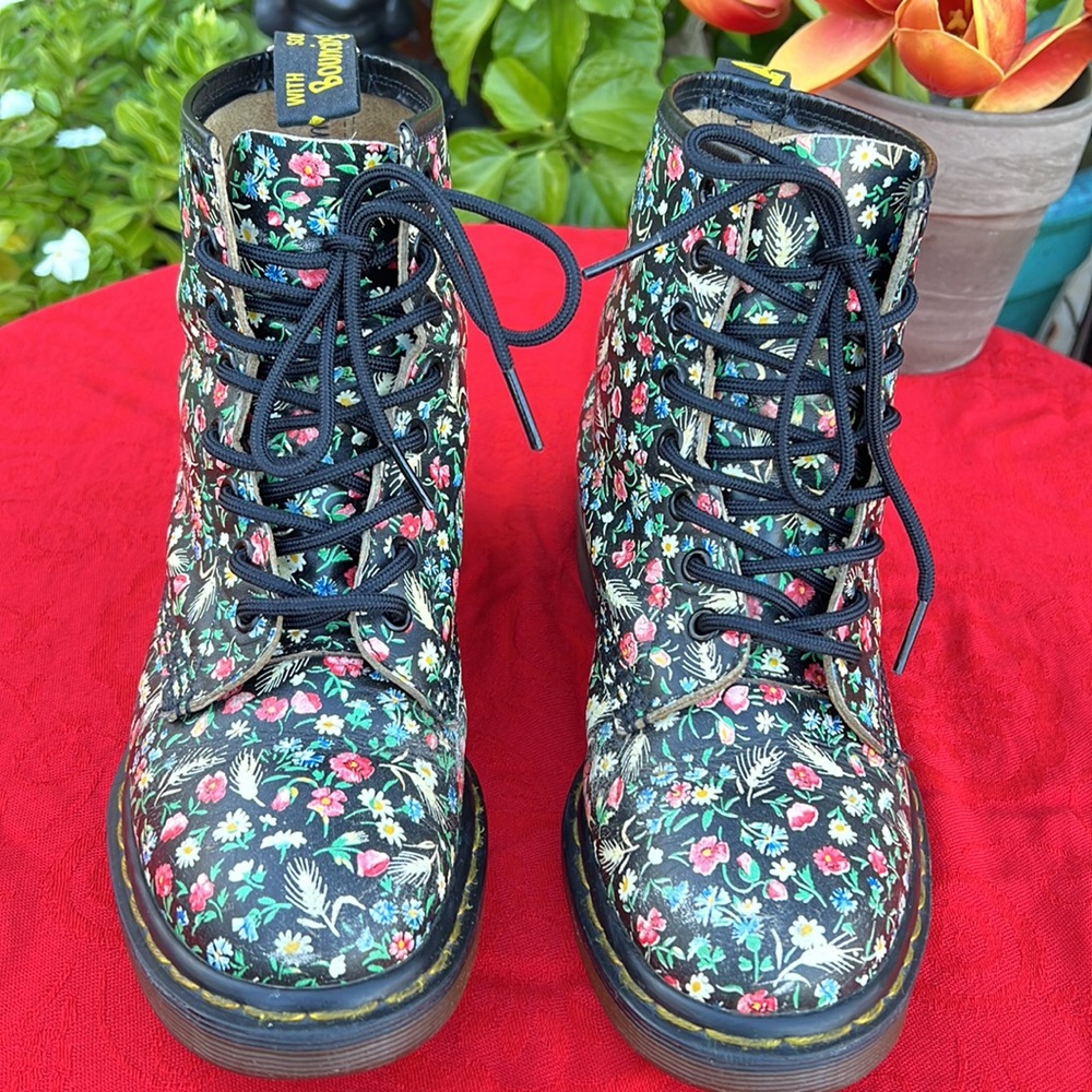 🏴󠁧󠁢󠁥󠁮󠁧󠁿 Dr. Martens Vintage MIE Y2K Floral 🌺 Combat Boots UK 6 - Picture 4 of 17